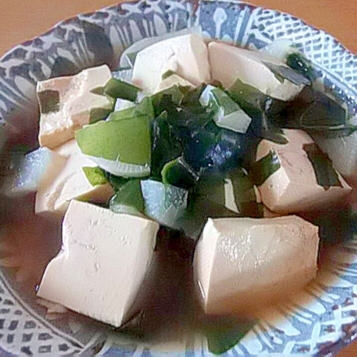 豆腐・ワカメ・大根の煮物